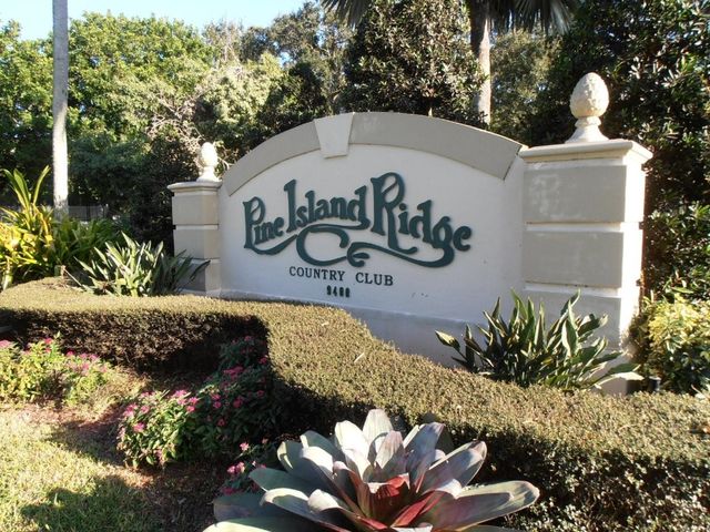 9501 Seagrape Drive 403, Davie, FL 33324