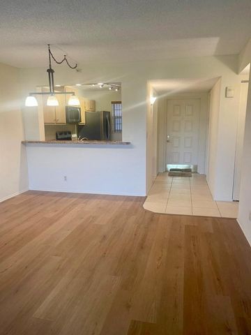 9501 Seagrape Drive 403, Davie, FL 33324