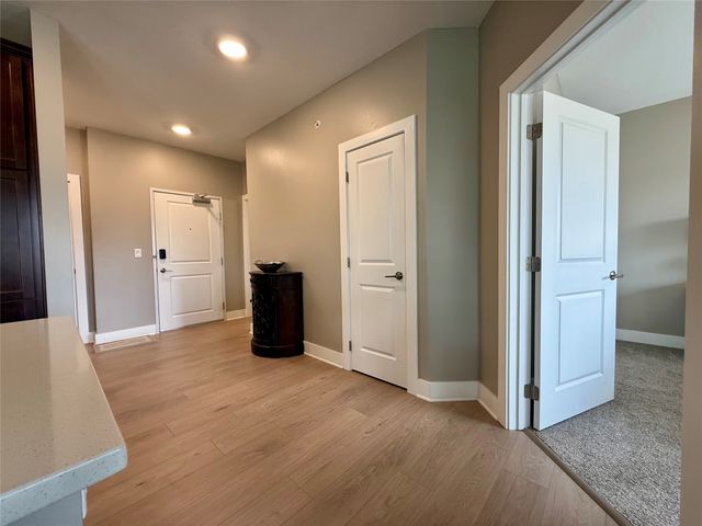 9065 Bishop Drive 106, West Des Moines, IA 50266