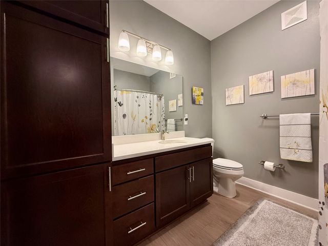 9065 Bishop Drive 106, West Des Moines, IA 50266