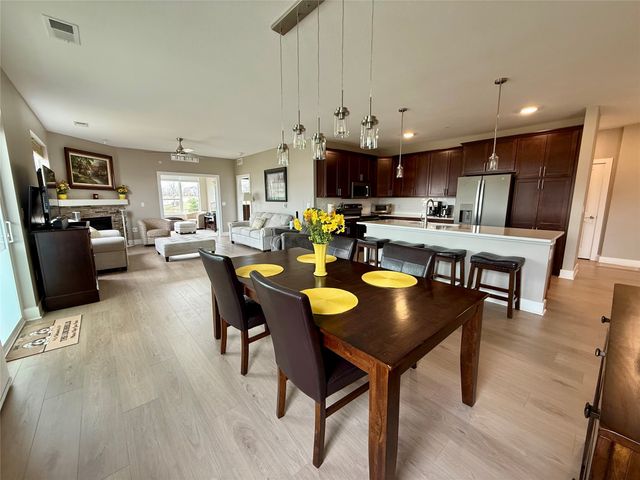 9065 Bishop Drive 106, West Des Moines, IA 50266