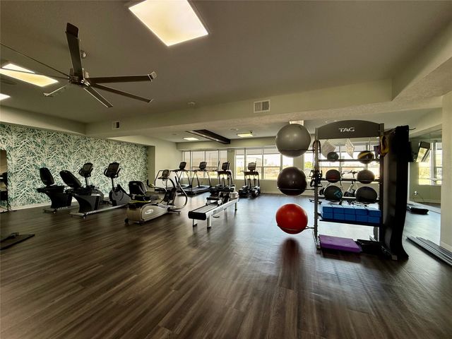 9065 Bishop Drive 106, West Des Moines, IA 50266