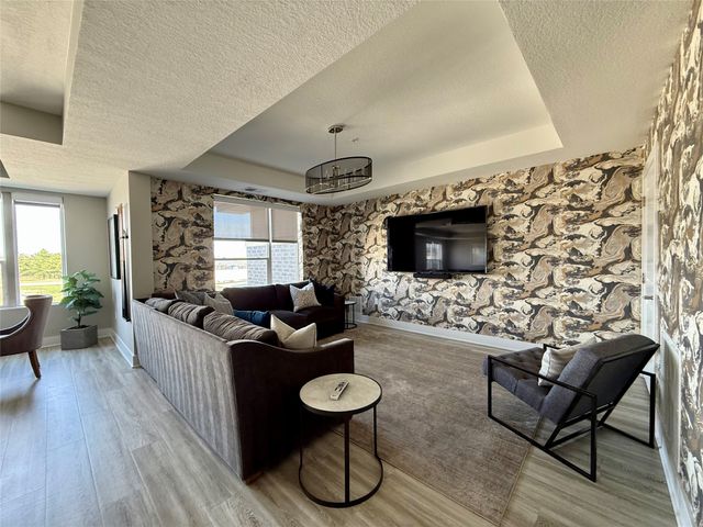 9065 Bishop Drive 106, West Des Moines, IA 50266