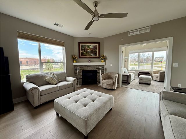 9065 Bishop Drive 106, West Des Moines, IA 50266