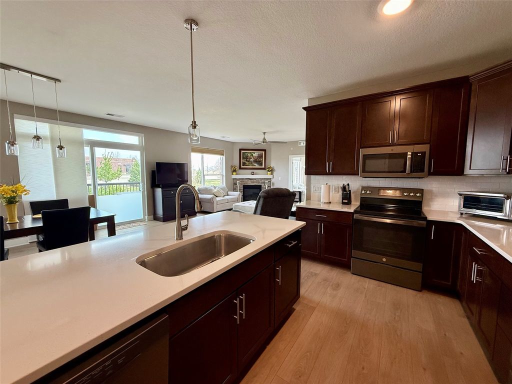 9065 Bishop Drive 106, West Des Moines, IA 50266