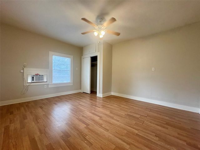 815 Lizzie ST, Taylor, TX 76574