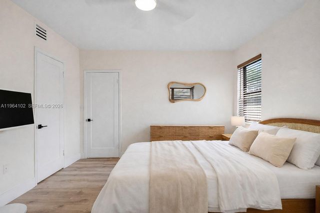 1275 Marseille Dr 42, Miami Beach, FL 33141