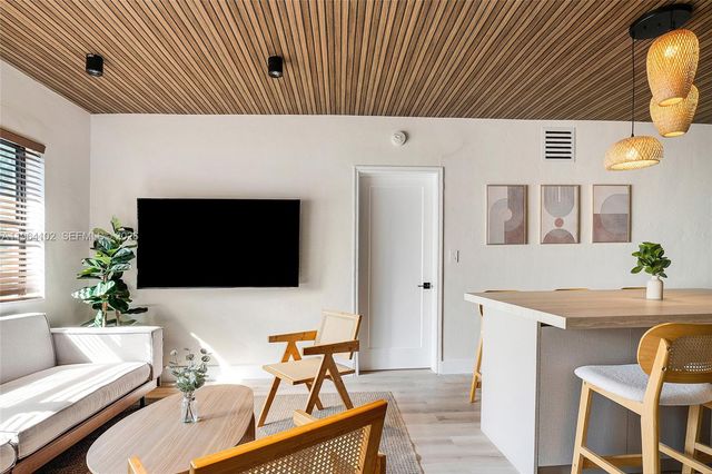 1275 Marseille Dr 42, Miami Beach, FL 33141