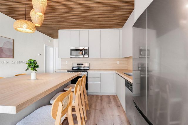 1275 Marseille Dr 42, Miami Beach, FL 33141