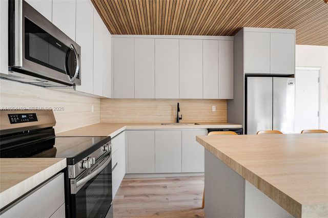 1275 Marseille Dr 42, Miami Beach, FL 33141