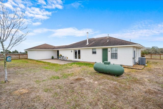 524 Hackemack Road, Round Top, TX 78954
