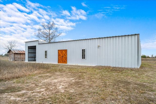 524 Hackemack Road, Round Top, TX 78954