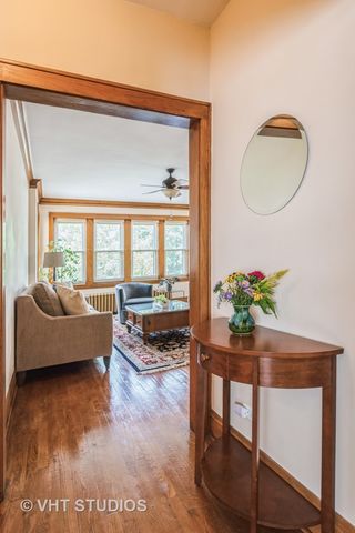 4933 N Kilpatrick Avenue, Chicago, IL 60630