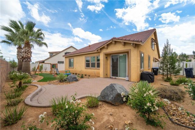 2041 Cork Oak Street, Palmdale, CA 93551