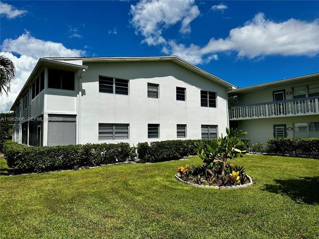 213 N Oakridge N 213, Deerfield Beach, FL 33442