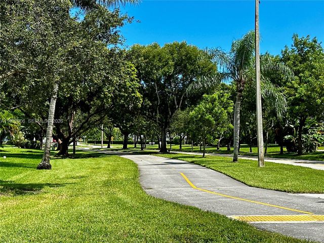 213 N Oakridge N 213, Deerfield Beach, FL 33442