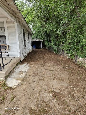 2327 Dathe Street, Dallas, TX 75215