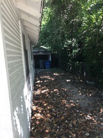 2327 Dathe Street, Dallas, TX 75215