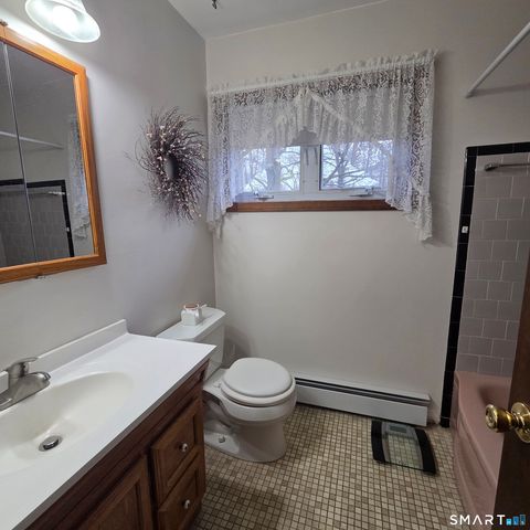 24 Coolidge Street, Windsor Locks, CT 06096