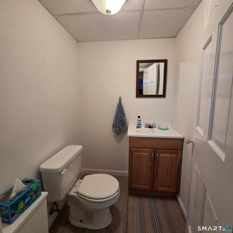 24 Coolidge Street, Windsor Locks, CT 06096