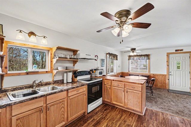 880 W Lincoln Avenue, White Cloud, MI 49349