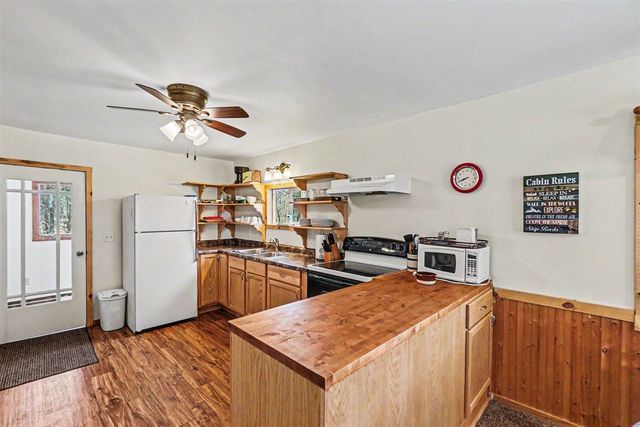 880 W Lincoln Avenue, White Cloud, MI 49349