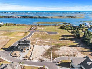 10 Solstice Way, Hampstead, NC 28443