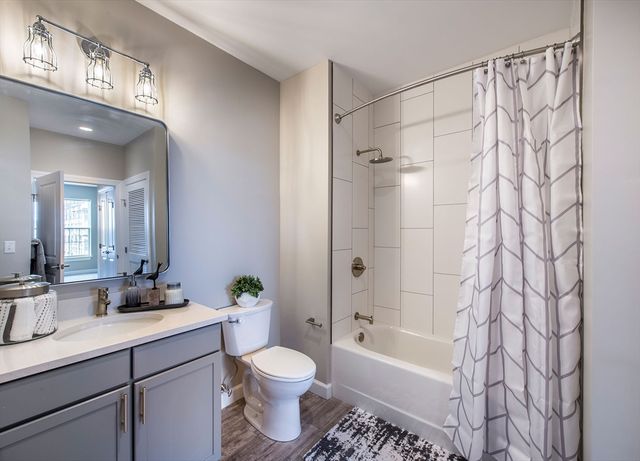 72 Flint Street 2203, Salem, MA 01970