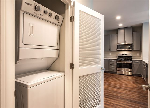 72 Flint Street 2203, Salem, MA 01970