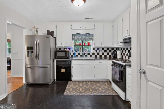 294 N Briar Ridge, Woodstock, GA 30189