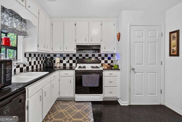 294 N Briar Ridge, Woodstock, GA 30189