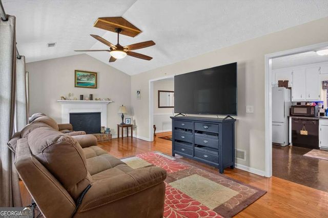 294 N Briar Ridge, Woodstock, GA 30189