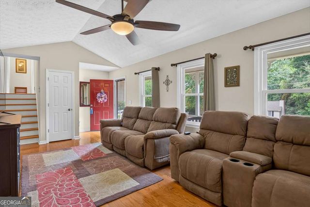 294 N Briar Ridge, Woodstock, GA 30189