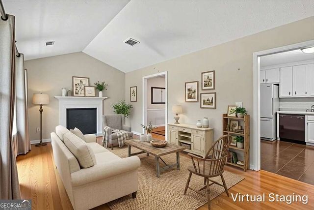 294 N Briar Ridge, Woodstock, GA 30189