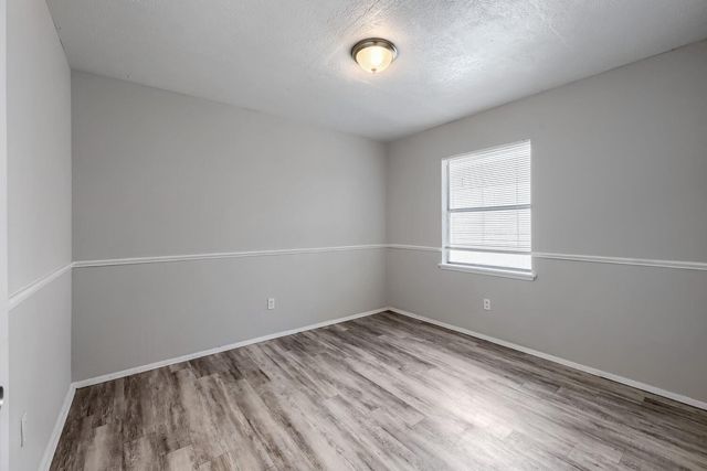 6923 Jeb Stuart Drive, Richmond, TX 77469
