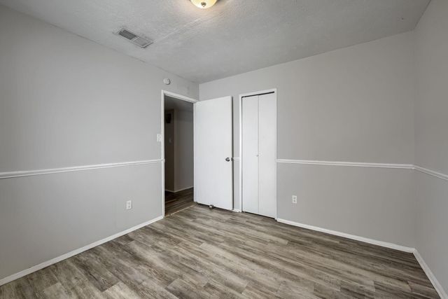 6923 Jeb Stuart Drive, Richmond, TX 77469
