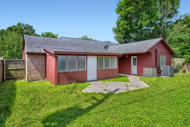 6923 Jeb Stuart Drive, Richmond, TX 77469