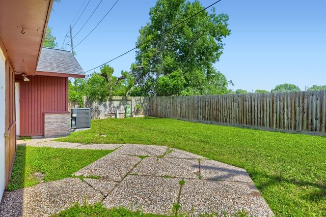 6923 Jeb Stuart Drive, Richmond, TX 77469