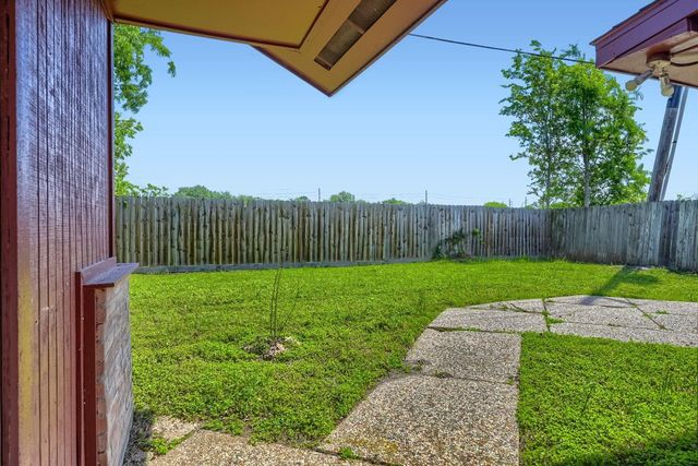 6923 Jeb Stuart Drive, Richmond, TX 77469