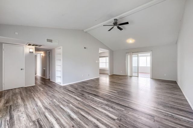 6923 Jeb Stuart Drive, Richmond, TX 77469