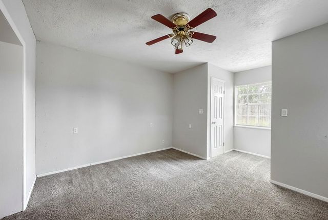 6923 Jeb Stuart Drive, Richmond, TX 77469