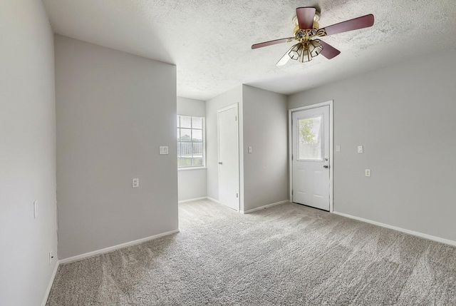 6923 Jeb Stuart Drive, Richmond, TX 77469