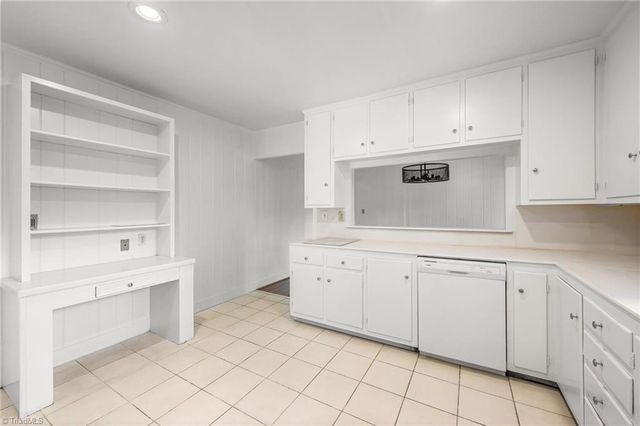 2881 Monticello Drive, Winston-salem, NC 27106