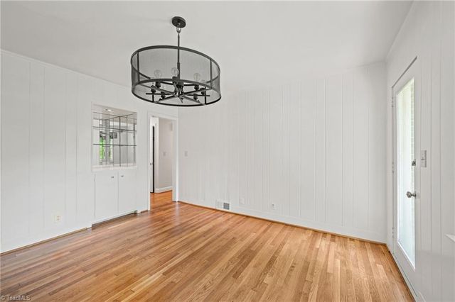 2881 Monticello Drive, Winston-salem, NC 27106