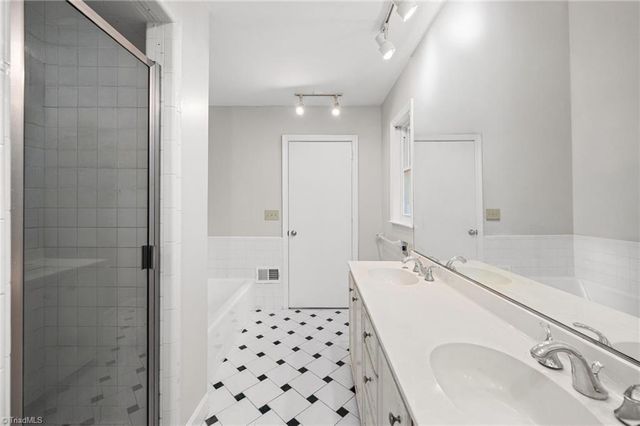 2881 Monticello Drive, Winston-salem, NC 27106