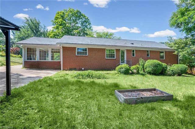 2881 Monticello Drive, Winston-salem, NC 27106