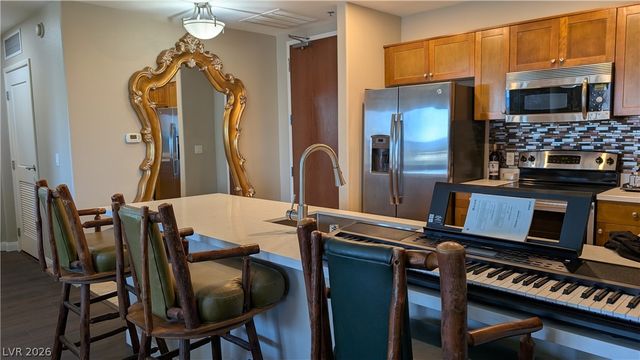 8255 Las Vegas Boulevard 415, Las Vegas, NV 89123