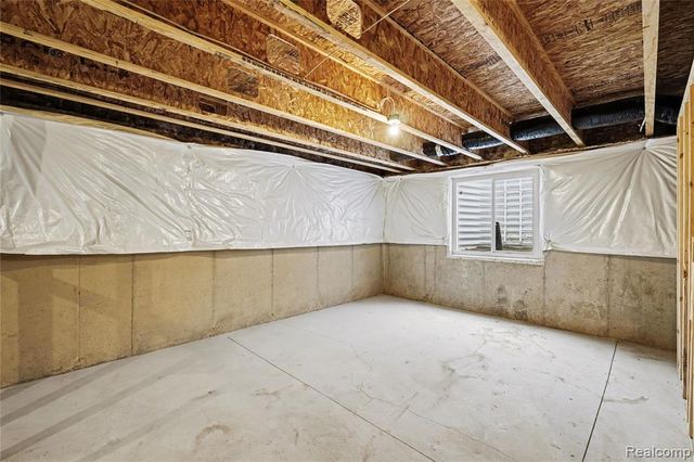 12521 Sharp Road, Linden, MI 48451