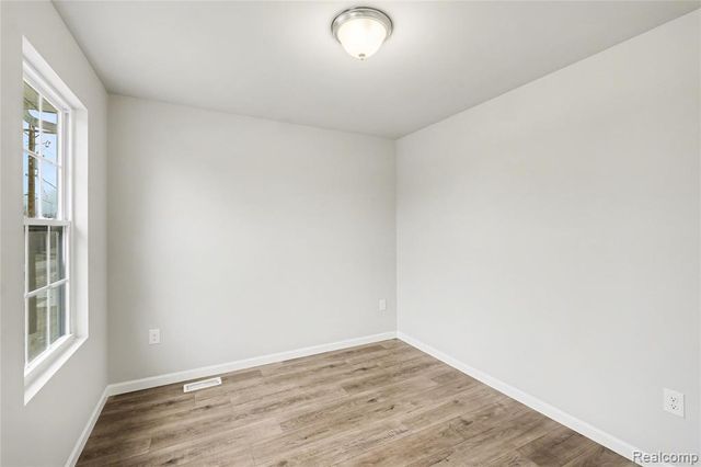 12521 Sharp Road, Linden, MI 48451