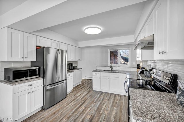 25641 Glenbrook Boulevard, Euclid, OH 44117